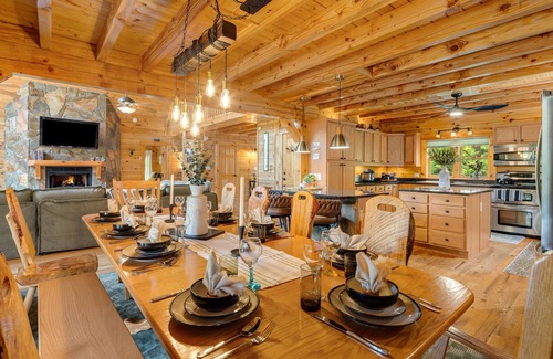 Black Mountain Cabin | Upscale log cabin: Sauna, Hot Tub, Game Room