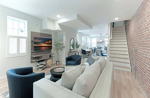 Old Town Alexandria House | Upscale Old Town Alexandria Retreat - Walk to King St Metro