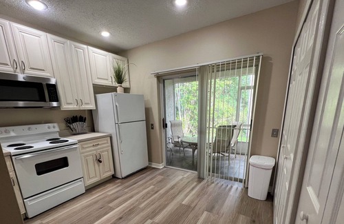 New Tampa House | Upscale: POOL, KING Bed, Long Stay by Tampa Palms