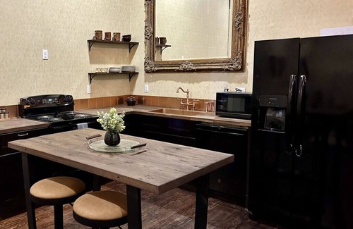 Okemah House | Upscale Western Inn With Historical Distinction and Modern Comfort