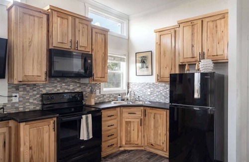 Dripping Springs Cabin | Upstay - Cabin Home in Dreamland