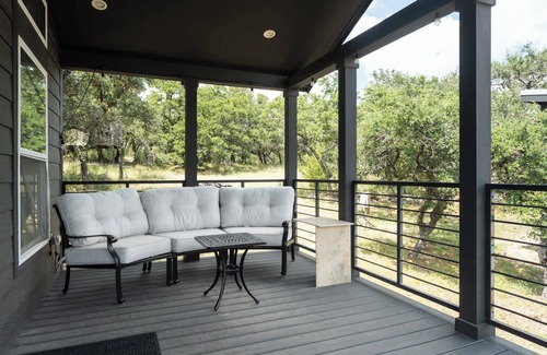 Dripping Springs Cabin | Upstay - Cabin Home in Dreamland
