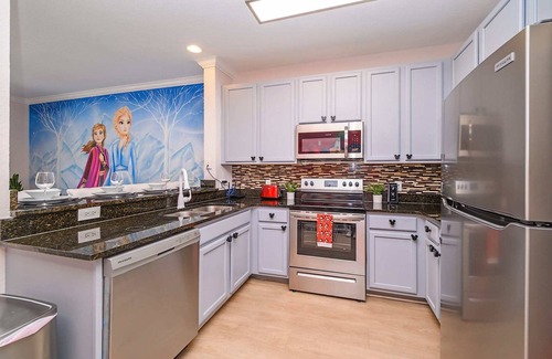 West Kissimmee Condo | Upstay: Incredible Disney Condo w Patio—Sleeps 6
