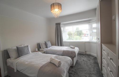 Greasby Apartment | Upton Hidden Garden Retreat