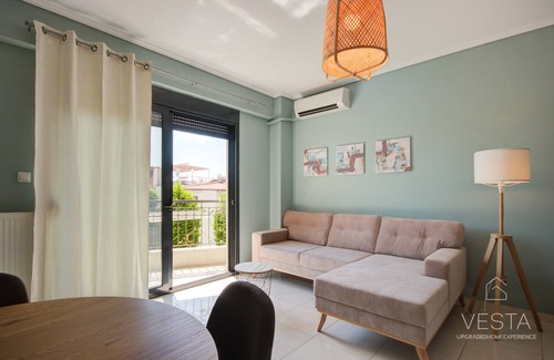 Ano Poli Apartment | Uptown 2-level Apt, private patio & balcony with views
