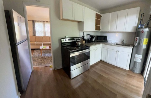 Avondale House | Uptown Apartment, Near Parks! The Bricks Unit 3