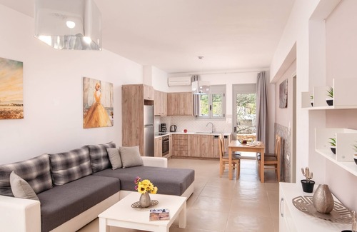 Loutra House | Urania Luxury Suite with pool view -Loutra Resort