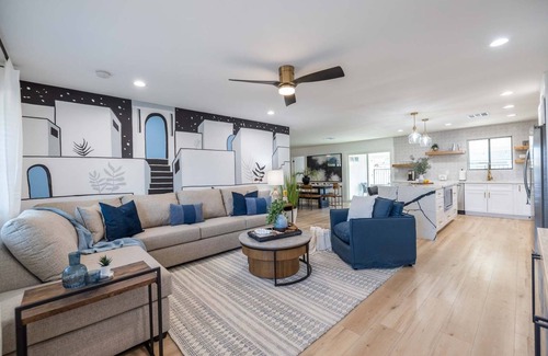 Rural-Geneva House | Urban ASU Dreamland with Heated Pool and 3 Baths!