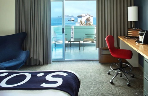 Fisherman's Wharf Hotel | Urban Bay Escape | 3 Units with Views, Art, Games & Iconic Attractions