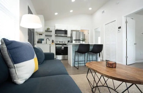 St. Petersburg - Clearwater Apartment | Urban Blue Tree House