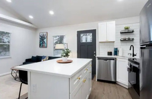 St. Petersburg - Clearwater Apartment | Urban Blue Tree House