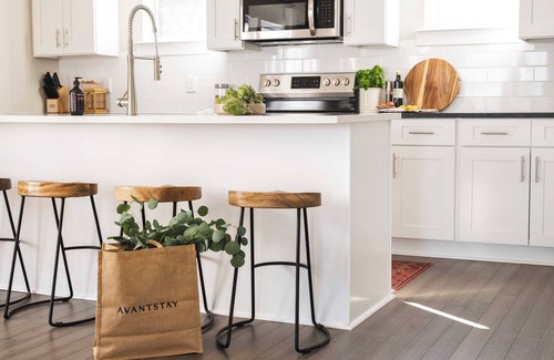 Talbot's Corner Cottage | Urban by Avantstay Elegant East Nashville Condo Hip & Trendy Area