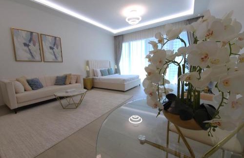 Jumeirah Lake Towers Apartment | Urban Calm - Studio in Me Do Re - JLT