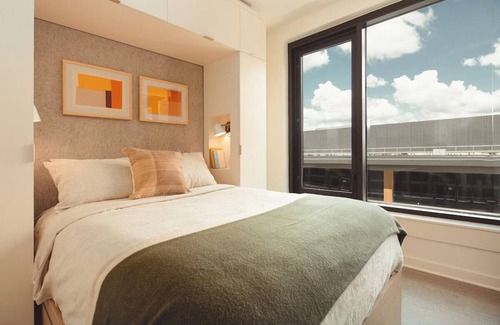 Old Fourth Ward Hotel | Urban-Chic Haven | Perfect for Market Trips, Park Walks & City Exploring