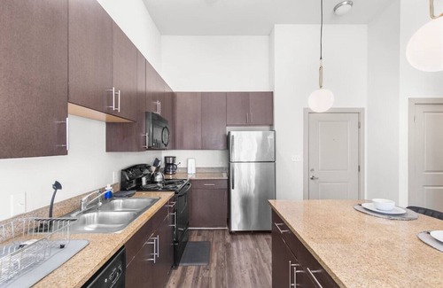 Five Points South Condo | ~Urban Chic meets Comfort: 2BD|Sleeps 5 with Pool~