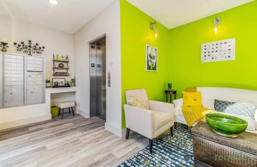 Fort Worth Apartment | Urban Cowboy in W 7th St District!