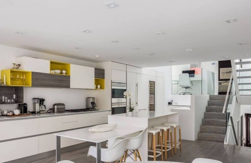 Bloor-Yorkville House | Urban Elegance Home in Yorkville|3bed3bths Parking
