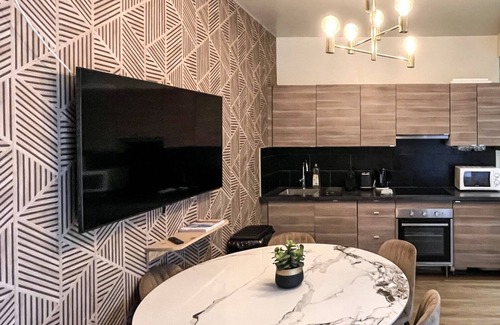 Quartier du Faubourg-Montmartre Apartment | Urban Flat 06 - Charming 2 BDR in Paris