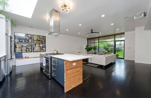 North Park House | Urban Forest Retreat -great for couples or solo travelers
