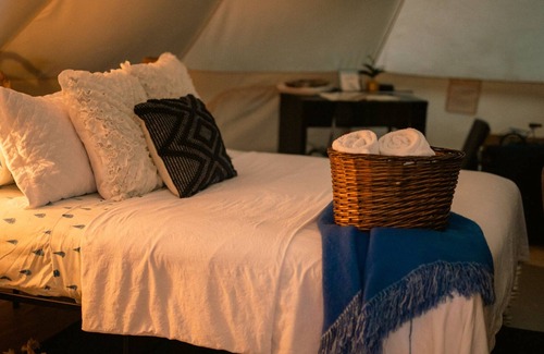 Baldwin Park RV Rental | Urban Lakefront Yurt Romantic Glamping Near Vibrant City Activities