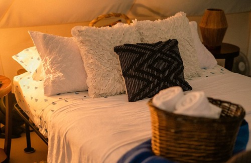 Baldwin Park RV Rental | Urban Lakefront Yurt Romantic Glamping Near Vibrant City Activities