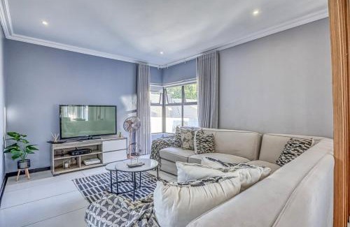 Greater Johannesburg Metropolitan Area House | Urban Nest Retreat