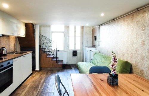 Palace District Apartment | Urban Oasis close to the area of Universities