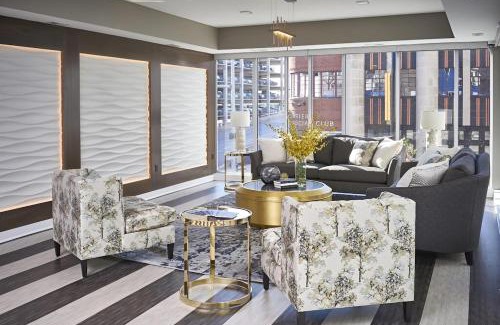Downtown Des Moines Apartment | Urban Oasis Downtown Condo with Skywalk Access 4