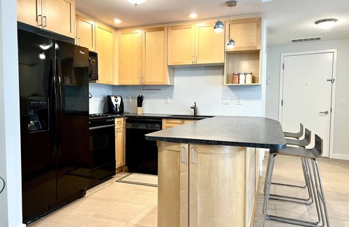 Pearl District Condo | Urban Oasis in the Heart of the Pearl District! Walk Score of 98