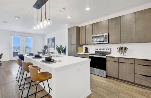 Birmingham Apartment | Urban Oasis w/Pool, Gym, & Stunning City Views