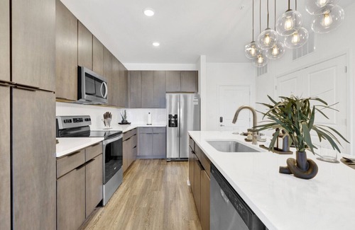 Birmingham Apartment | Urban Oasis w/Pool, Gym, & Stunning City Views