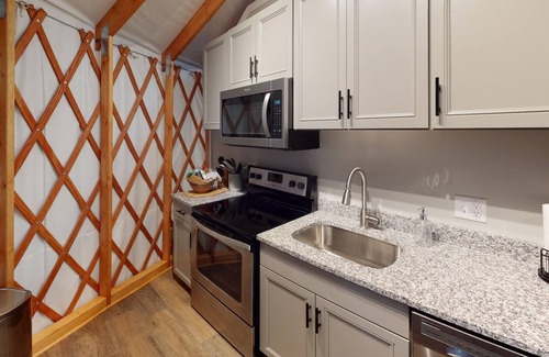 Laurelville RV Rental | Urban Pine Yurt- Hocking Hills Yurts