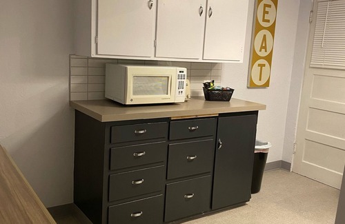 Burley Apartment | “𝕌𝕣𝕓𝕒𝕟 𝕊𝕦𝕚𝕥𝕖“ 1 bedroom, Lots of Style 🤍 Suite #2