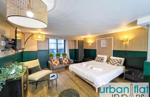 Quartier du Mail Apartment | UrbanFlat 31 - Triplex Loft in Central Paris