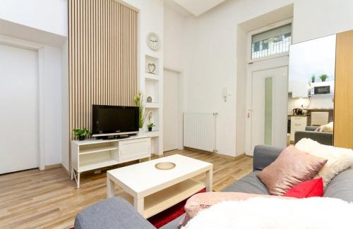 Jozsefvaros Apartment | UrbanNest