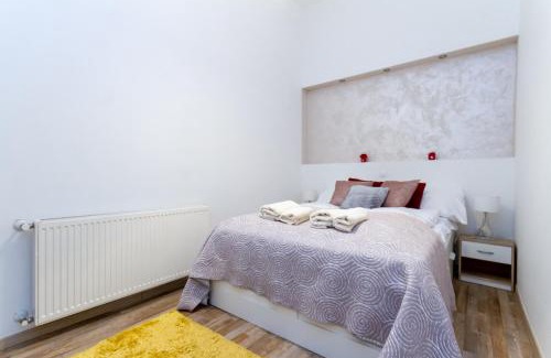 Jozsefvaros Apartment | UrbanNest
