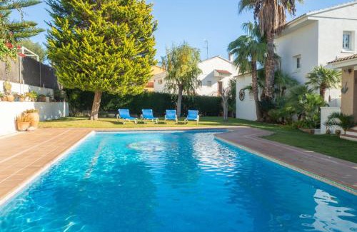 El Mas Mel House | Urbia - Xeckin Holidays