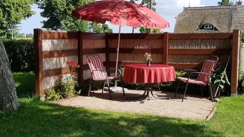 Gingst House | Urlaub unterm Rohrdach Privatzimmer