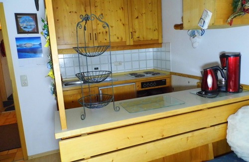 Lenggries Apartment | Urtlmühlhof vacation apartment Buchstein 4 rooms 6 pers. bathtub/shower and two WCs