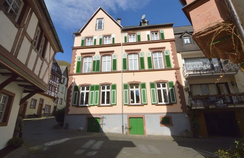Uerzig House | Urzig Heritage Riverside Stay