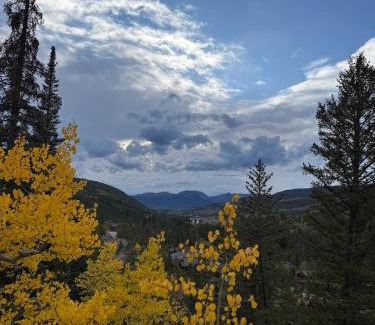 Keystone House | Modern Mountain Escape - Walk or Shuttle to Lifts - Private Hot Tub, Views, Work-Friendly