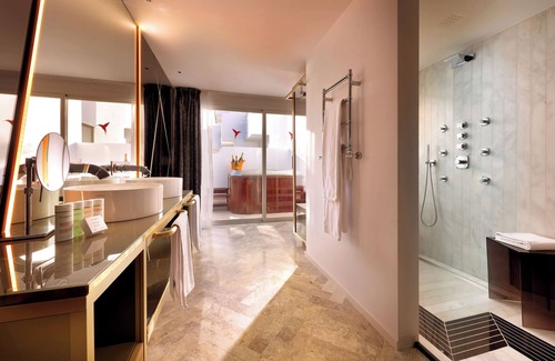 Ibiza Town Hotel | Ushuaïa Ibiza Beach Hotel - Adults Only - Club Entrance Included