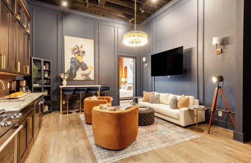 Downtown Nashville Apartment | USL located in heart of Downtown Nashville 10 mins. from Broad way