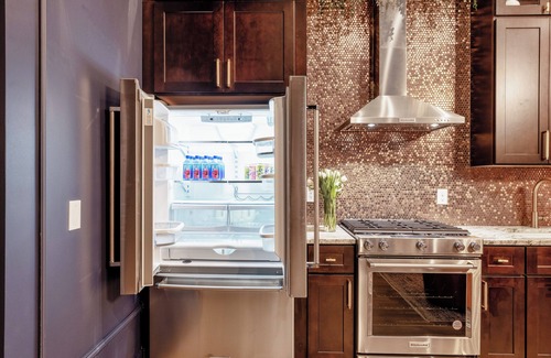 Downtown Nashville Apartment | USL located in heart of Downtown Nashville 10 mins. from Broad way