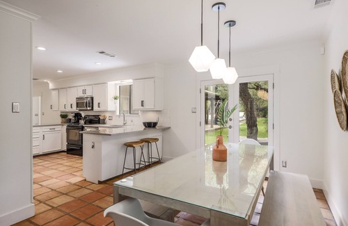 Austin House | UT Football Fave - Fire Pit, Hot Tub, Pool, Patios