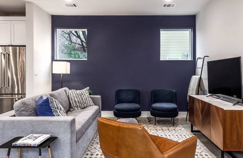 Chestnut House | UT Football Fave - Minutes to Airport, Stadium, DT