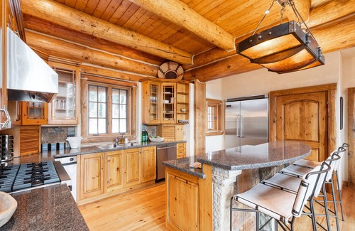 Mountain Village Cabin | Ute Lodge by AvantStay | Cozy Expansive Mountain Home | Close to the Slopes!