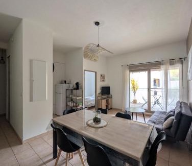Uzes Apartment | Uzès centre à 2 min - piscine - clim - parking