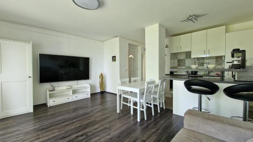 Balatonszarszo Apartment | Vízparti Apartman