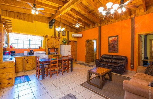 Brookeland House | V#2 Sam Rayburn Getaway- Best value in town Vacation/fishing- Up to 6 guests